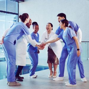 חברות סיעוד עובדים זרים – מה באמת מקבלים בפועל